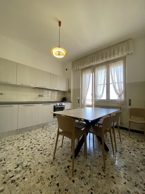 Ampio appartamento vista mare per 6 persone Apartment in Albenga
