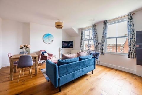 Family-Friendly Seaside Gem: King and Twin Apartment in Cromer