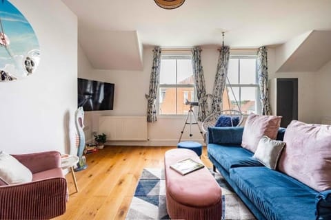 Family-Friendly Seaside Gem: King and Twin Apartment in Cromer