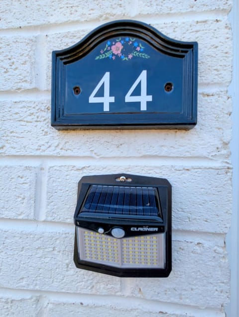 3 bed home with parking Apartment in Chester