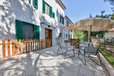 Property building, Patio, Dining area