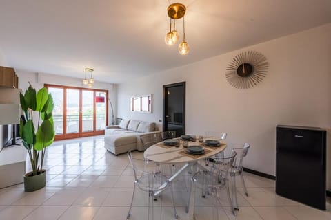 Private Parking - Sea View - Terrace - AC Apartment in Chiavari