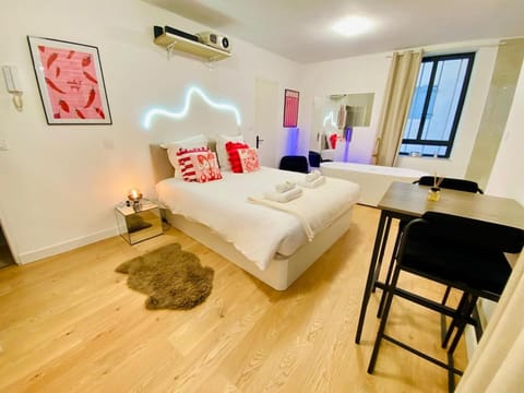 Bed, Photo of the whole room, Bedroom, towels, air conditioner