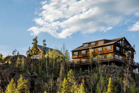 Property building, Natural landscape, Mountain view