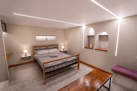 Bed, Living room, Photo of the whole room, Bedroom