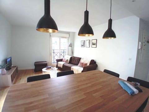 TV and multimedia, Seating area