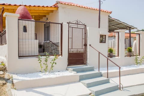 4 seasons home Ofrinio House in Decentralized Administration of Macedonia and Thrace