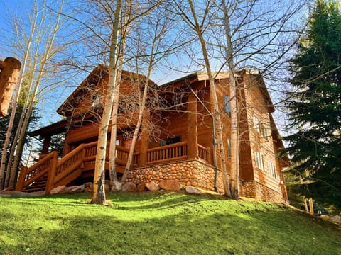Lazy Bear Log Cabin - Canyons Park Cabin in Snyderville