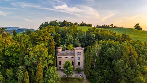 Property building, Natural landscape, Bird's eye view, Mountain view
