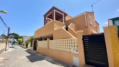 Property building, Neighbourhood, Street view