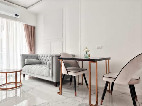Living room, Seating area, Dining area