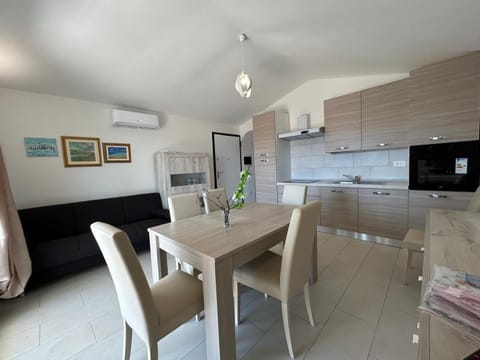 Property building, Kitchen or kitchenette, Living room