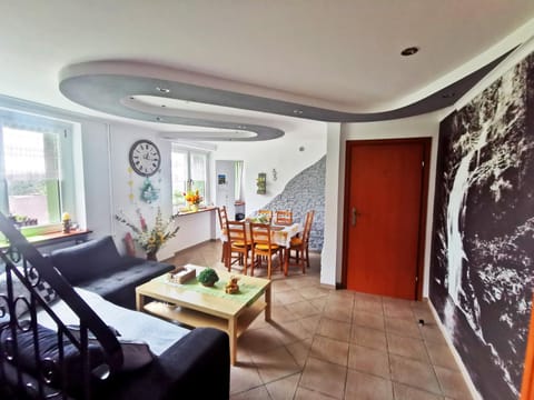 Living room, Seating area, Dining area