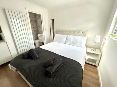 Bed, Photo of the whole room, Bedroom, towels, wardrobe