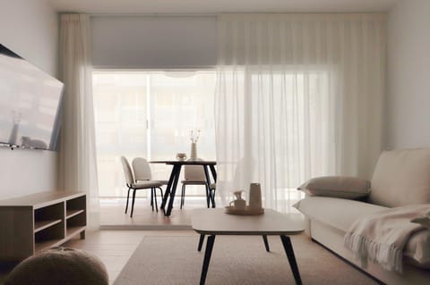 Communal lounge/ TV room, Living room, Dining area