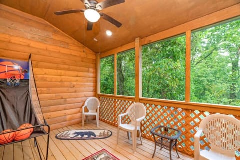 Cozy Hollow Cabin By Avada Properties Cabin in Douglas Lake