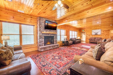 Legacy Lodge By Avada Properties House in Pigeon Forge