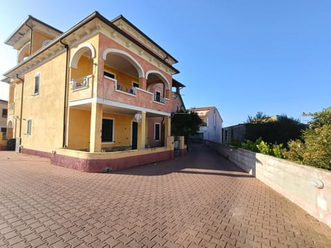 Property building, Day