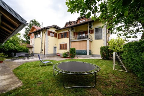 Property building, Patio, Spring, Day, Game Room, Garden view