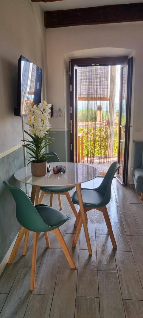 TV and multimedia, Living room, Dining area