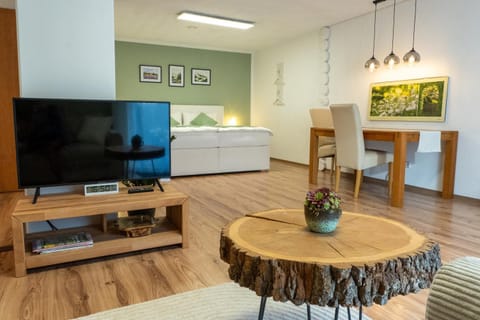 TV and multimedia, Photo of the whole room
