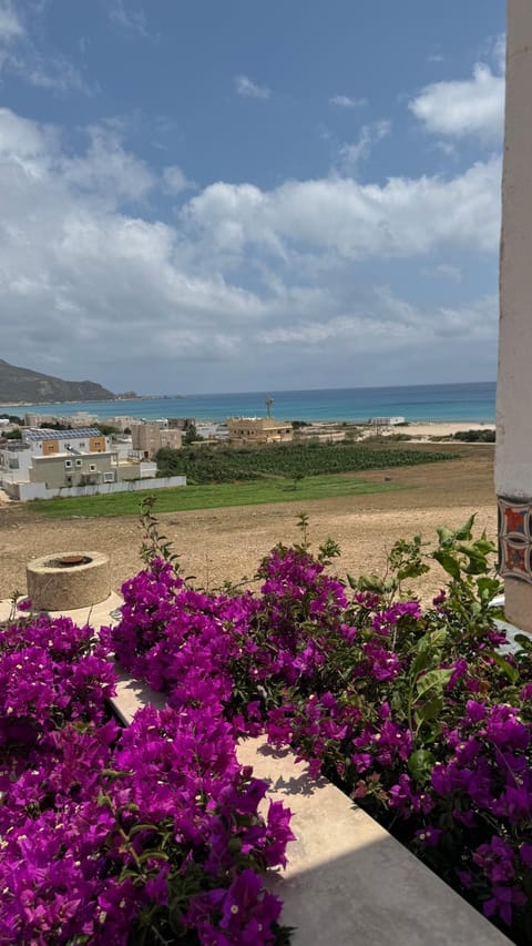Mountain view, Sea view