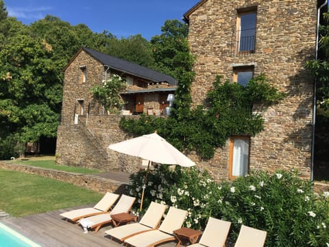 Property building, Garden, Swimming pool, sunbed