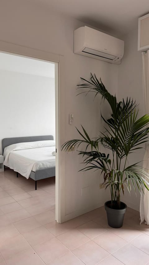 Bed, Bedroom, air conditioner