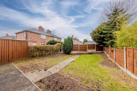 Charming Cosy Home - Your Retreat Awaits House in Manchester