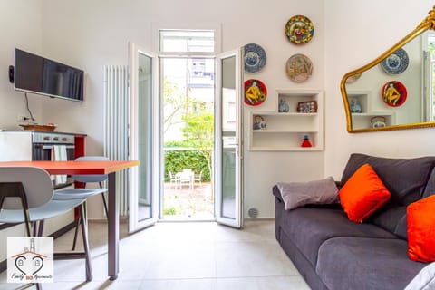 TV and multimedia, Kitchen or kitchenette, Living room, Dining area, oven