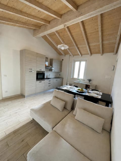 TV and multimedia, Kitchen or kitchenette, Living room, Dining area, dishwasher, stove