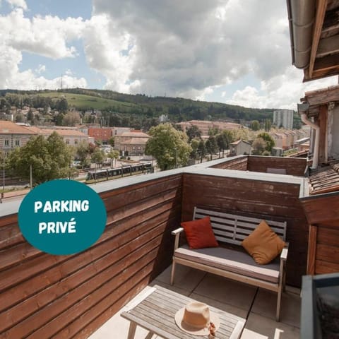 Day, Neighbourhood, Natural landscape, View (from property/room), Balcony/Terrace, City view, Mountain view