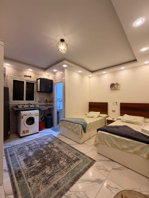 Bed, Kitchen or kitchenette, Photo of the whole room, Bedroom