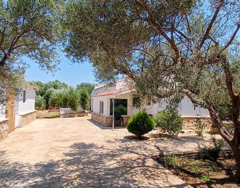 Property building, Garden, Balcony/Terrace, Garden view