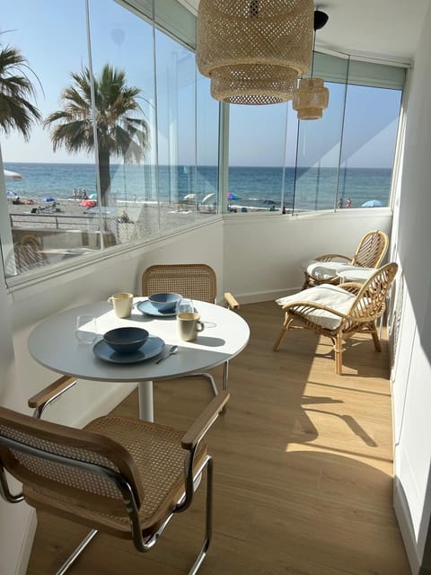 Natural landscape, View (from property/room), Balcony/Terrace, Living room, Seating area, Dining area, Beach, Sea view