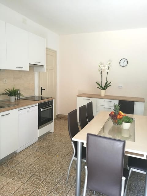 Authentic Dalmatian House Apartment in Šibenik-Knin County, Croatia