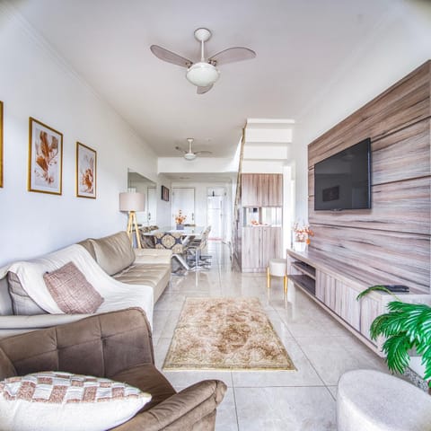 Cobertura Praia do Forte, 2 Vagas, Cama King Apartment in Cabo Frio