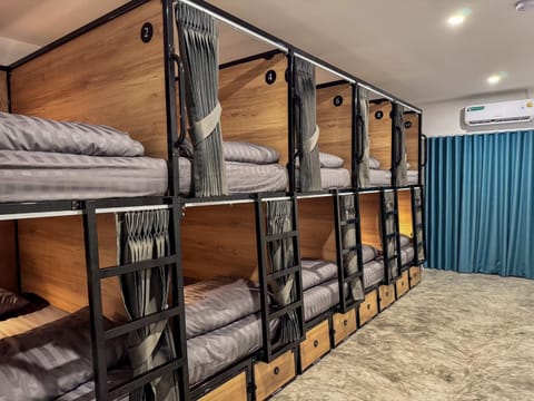 Photo of the whole room, bunk bed