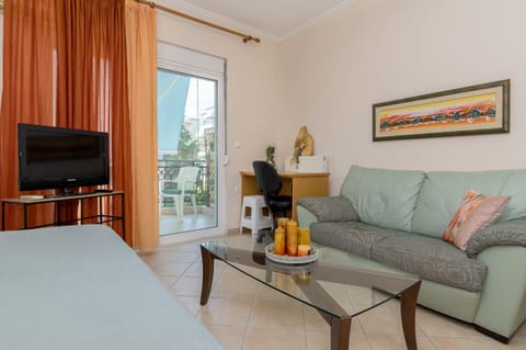 TV and multimedia, Living room, Seating area, internet