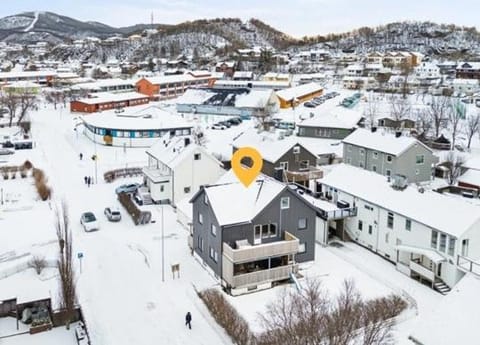 Neighbourhood, Street view