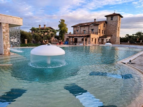 Property building, Natural landscape, Pool view, Swimming pool, Location