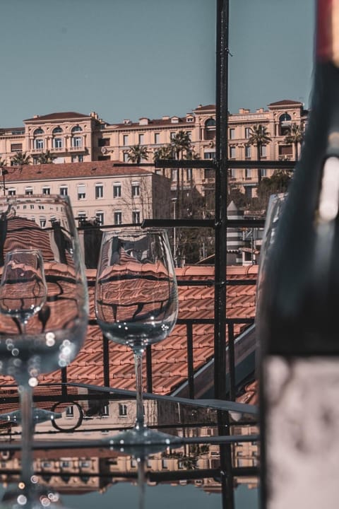 Lux PH Gem 3BR 200m palais and beach Apartment in Cannes