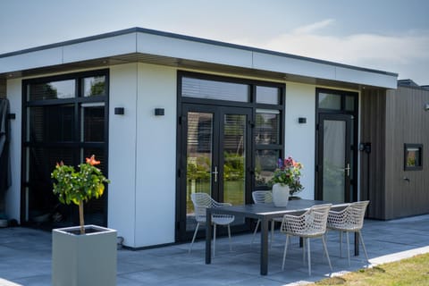 Property building, Patio, Garden