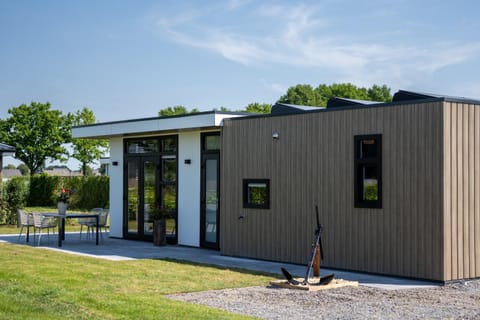 Property building, Spring, Day, Garden, Garden view