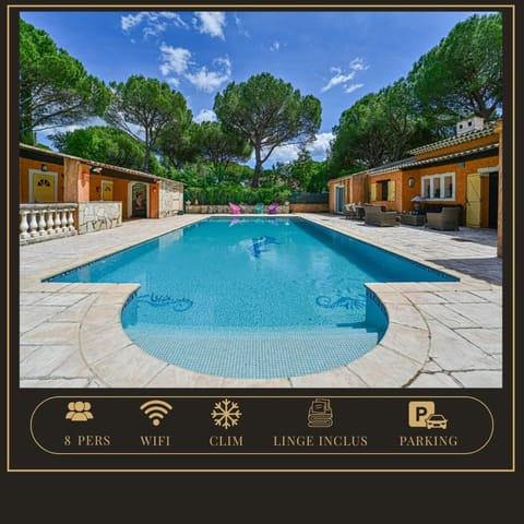 Property building, Day, Pool view, Swimming pool, sunbed