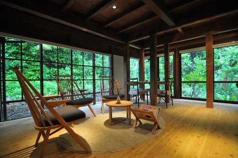 Garden, Living room, Seating area, Dining area, Garden view