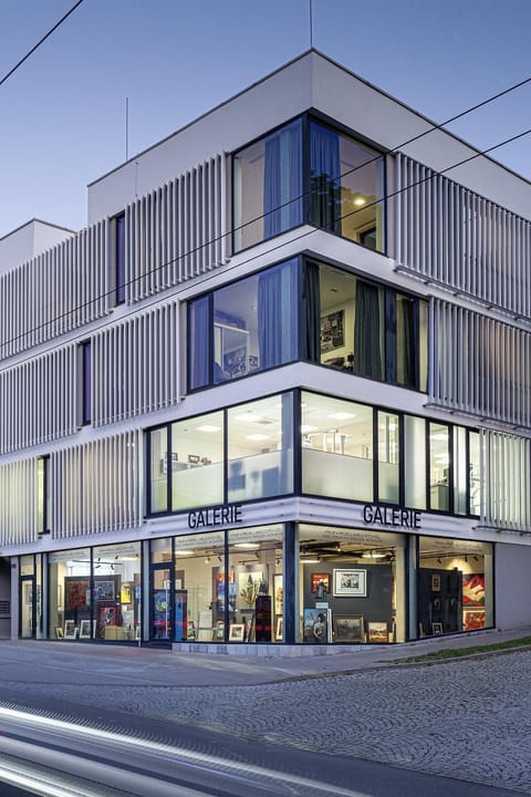 Property building, Location
