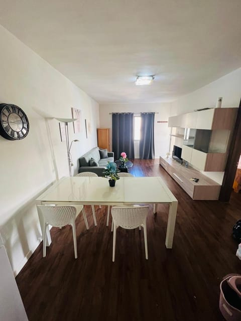 Red Diamond Apartment in Saint Julians