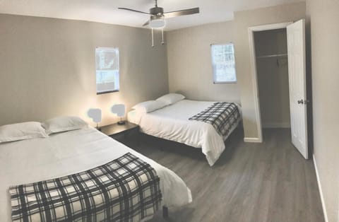 Bungalow near the lake House in Lake Lanier