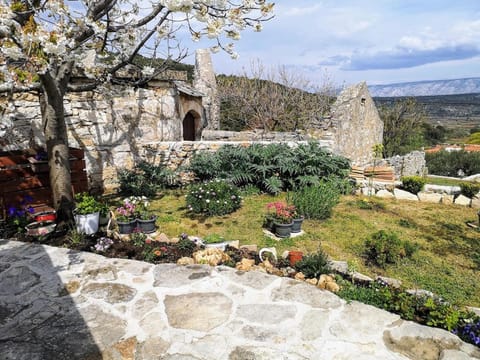 Cosy 4bedrooms Holiday House Ruška - Dol Apartment in Stari Grad